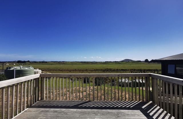 Family bach in Tokerau Beach