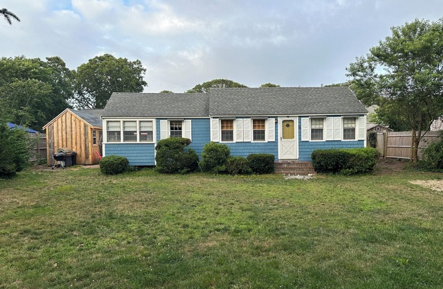Harwich Port Cottage 500 m desde la playa $ 1,000 / sem (11 Patricia Lane)
