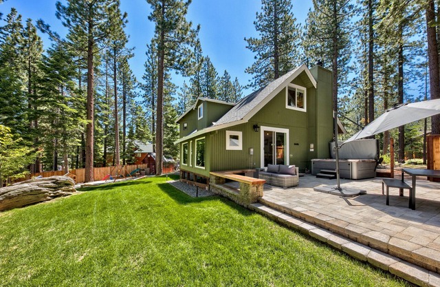 Family Bear Hollow: New Remodel, HotTub, Inviting Yard, Kid Fun, Movie Loft