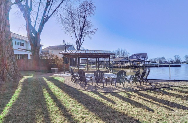 Modern Buckeye Lake Retreat: Game Room & Fire Pit!