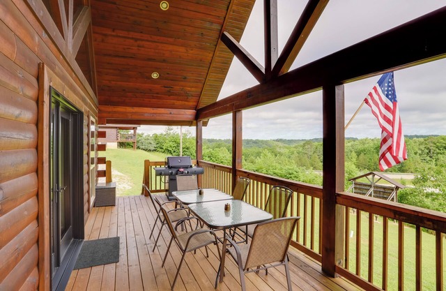 Near Current River: Family-Friendly Cabin w/ Deck!
