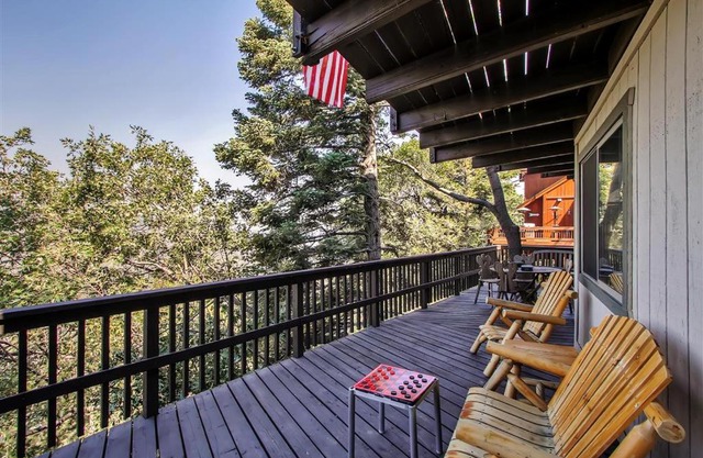 Family Cabin with Game Room Near Hiking and Skiing!