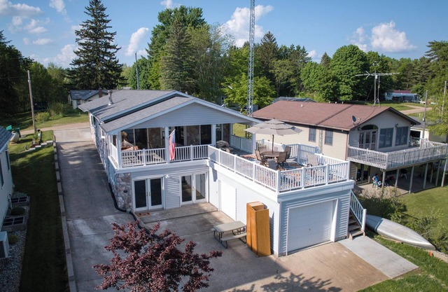 Family can Relax & Enjoy the Peace of our Hidden Gem on All Sports Jehnsen Lake