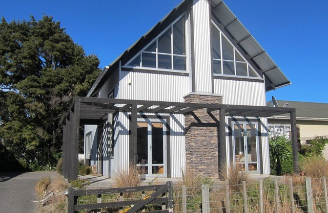 Family Chalet near town and parks