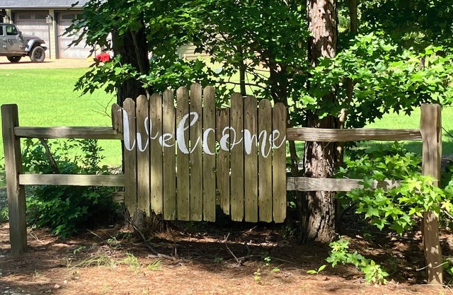 Family/ Church Small Group Cabin Retreat & Country Resort - 5 Cabins/ 3 Rooms