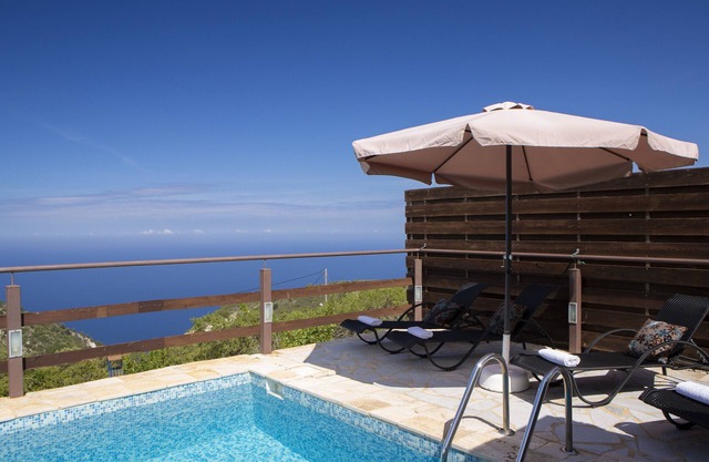 ¡Acogedora villa familiar con impresionantes vistas del mar al atardecer!