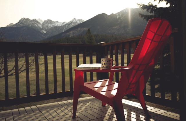 Family Cottage Located in the Heart of Fairmont Hot Spring