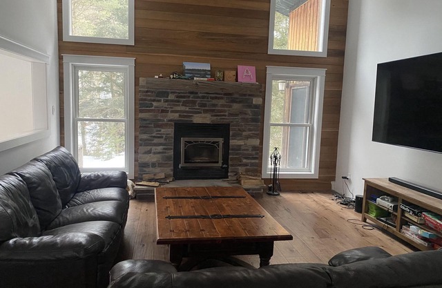Family cottage on beautiful Rankin Lake in Seguin, ON, 2 hrs from Toronto