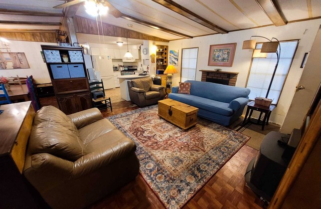 Family Cottage with Neighborhood Pool- Sawgrass Area