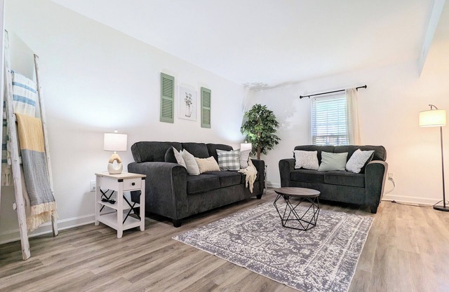 Family & Dog Friendly 4B-Home with Fenced Backyard