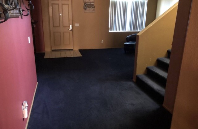 Casa familiar en West Palmdale, cerca del parque Marie Kerr