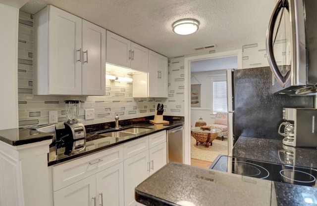 Family-friendly 2BR Home w/ Sofa Bed Hilton Head