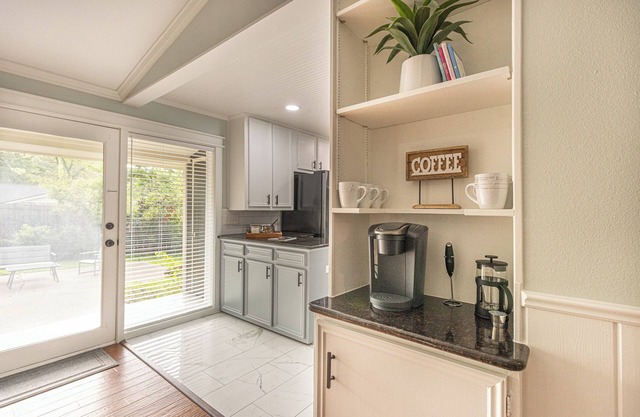 Family-Friendly 3BR Near Medical District – Modern & Cozy