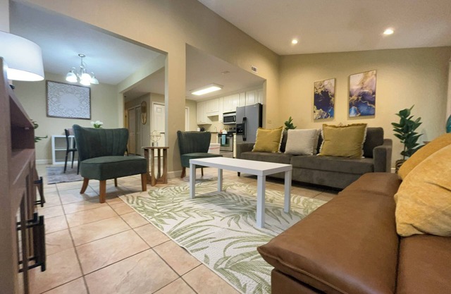3 Bedroom, 2 Bathroom Townhouse in Valdosta perfect for short term rental!