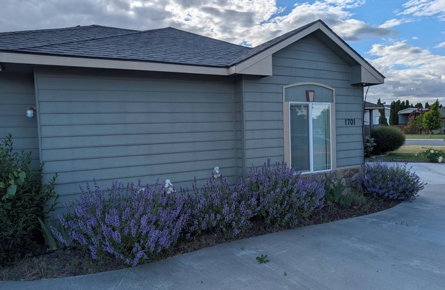 Family-Friendly, 4-bedroom house in lovely West Richland