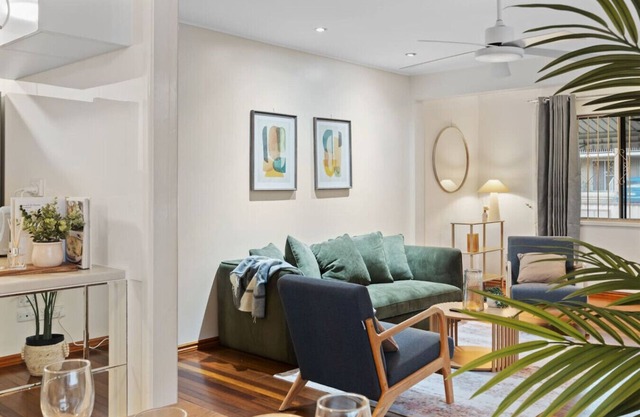 Family-Friendly 4BR Home Near Shops & Parks