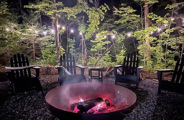 Family friendly all season cottage on Whitestone lake. Nestled on 7 acres forest