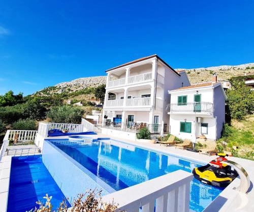 Family-friendly apartments with swimming pool Podstrana, Split - 23526