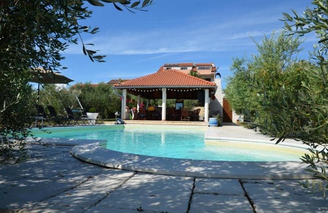 Family-friendly apartments with swimming pool Povljana, Pag - 244