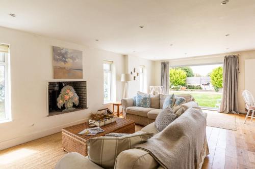 Family friendly Beach House - a skip to the water!