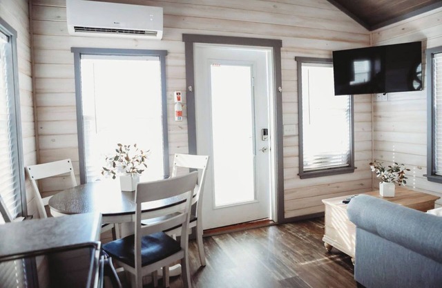 Family Friendly Cabin #2