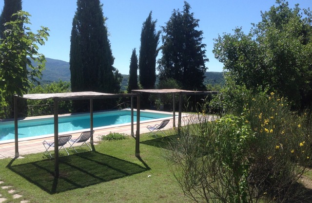 Cabaña familiar en auténtico estilo de piedra Piscina Naturaleza Vino Relax Wifi