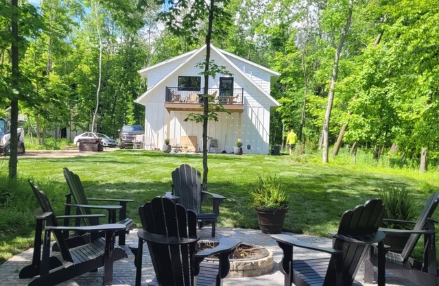 Family-Friendly cozy guesthouse on North Long Lake.