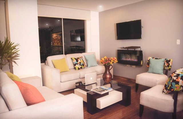 APARTAMENTO DE LUJO EN UN BARRIO BONITO 508