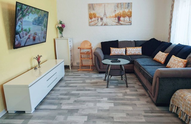 Pet Friendly Flat/Private Garden/MountainView