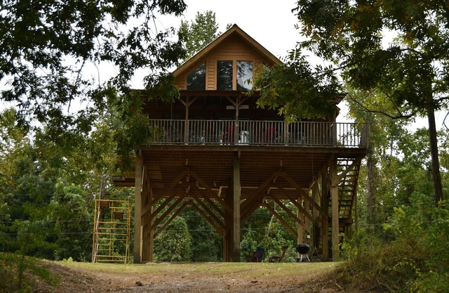 family friendly, fishing, duck hunting, water sports or boat riding!