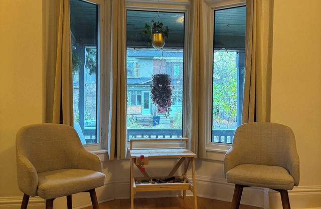 Family-friendly fully detached home close to Lakeshore, High Park & Roncesvalles