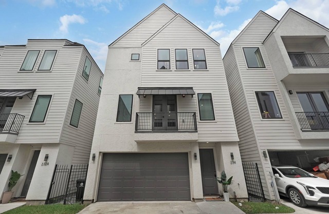 Family-Friendly Gem w/Theater Room Heights HTX