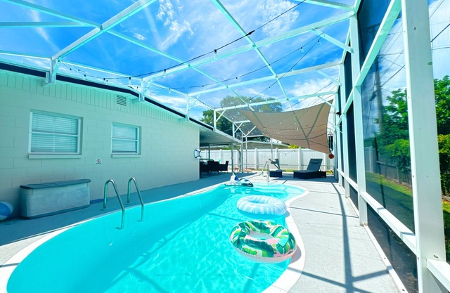 Family friendly home, private pool, games, 5 beds, near Cocoa Beach!
