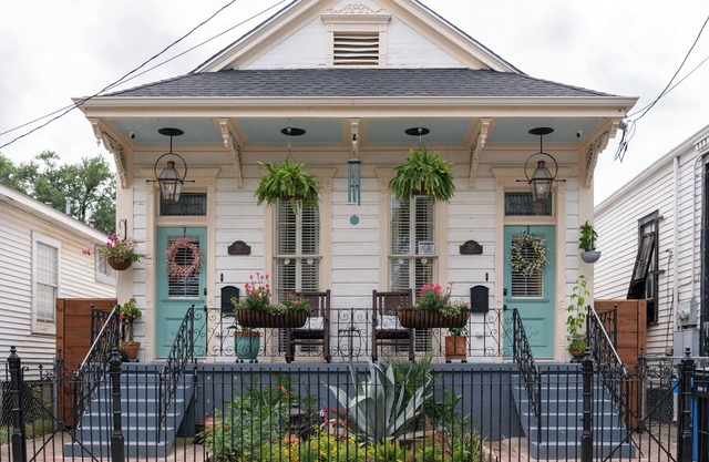 Elegantemente renovado, 100 años de antigüedad, escopeta histórica doble en Lower Garden District