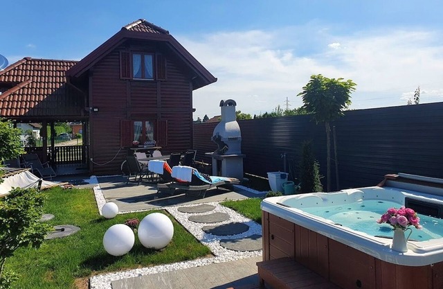 Casa familiar con estacionamiento Varazdin, Zagorje (K-22470)
