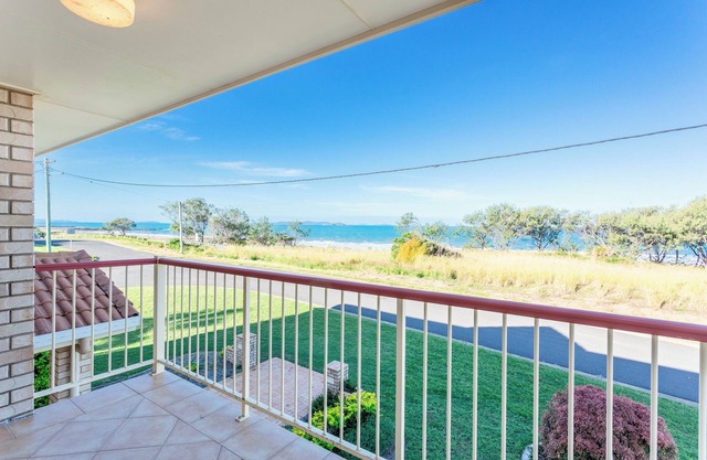 Family friendly holiday accommodation right across the road from the beach.