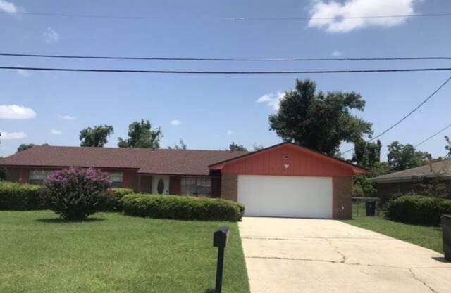 Family-friendly home located close to Tyndall Air Force Base.