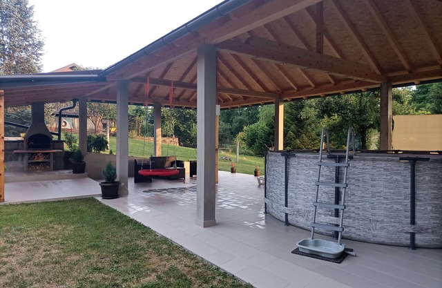 Casa familiar con piscina Mihalić Selo, Karlovac (K-20284)