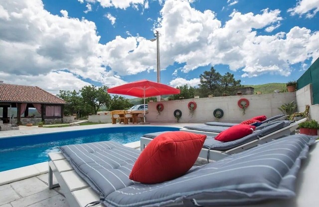 Casa familiar con piscina Radošić, Zagora (K-18851)