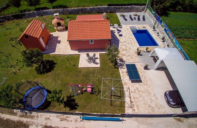 Casa familiar con piscina Radošić, Zagora (K-15891)