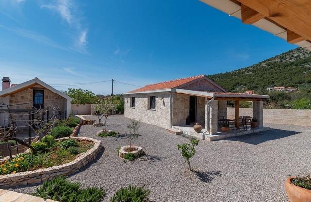 Casa familiar con piscina Vrsine, Trogir (K-21277)