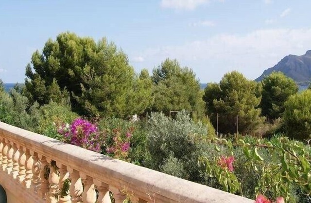 Casa familiar con tenis, piscina, mar, montañas, reserva natural, WiFi