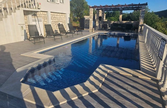 Casa familiar con piscina Zabrđe, Peljesac (K-24356)