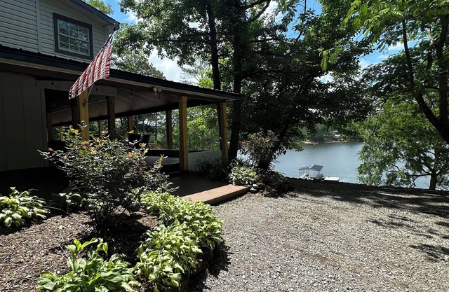 Family Friendly Lake House