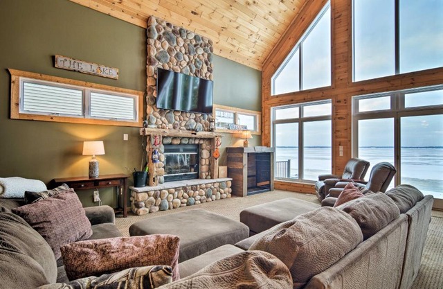 Family-Friendly Lake Mitchell Oasis Hike and Ski!