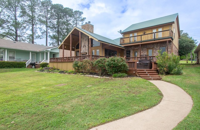 Alquiler de casa en Cedar Creek Lakefront Home