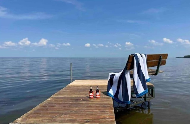 Family Friendly + Lakefront Getaway + Kayaks
