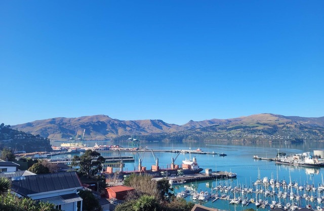 Family friendly Lyttelton harbour view house