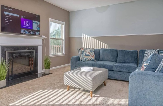 Family-Friendly Near Ft Moore - Lakeside Lodging