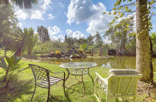 Pet-Friendly Palm City Home: 14 Mi to Beach!